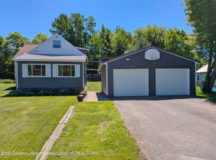 1831 Oak St, Sault Sainte Marie, MI 49783