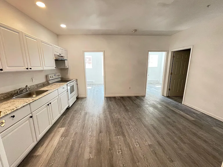 505 Seminole St #104 — Photo 2