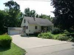 2320 Hempstead St, Dubuque, IA 52001