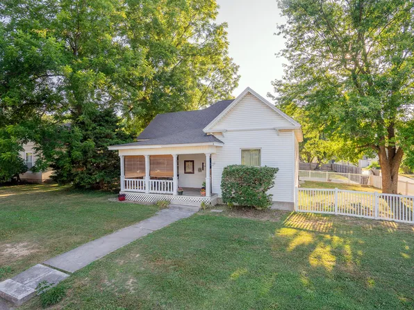 2157 N Robberson Avenue, Springfield, MO 65803