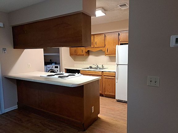 2nd image of 1514 Kraft Ave