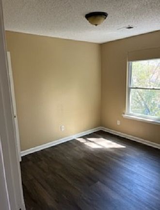 4th image of 18 Buff St