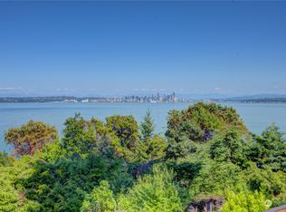 10881 Bill Point Cir NE, Bainbridge Island, WA