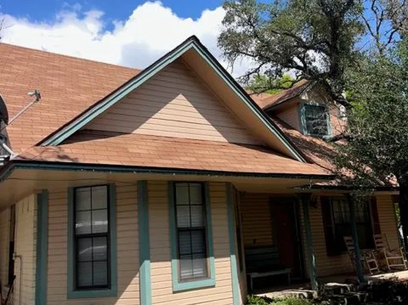 319 Secret Valley Dr, Kerrville, TX 78028