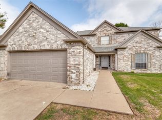 132 Browning Ln, Grand Prairie, TX 75052