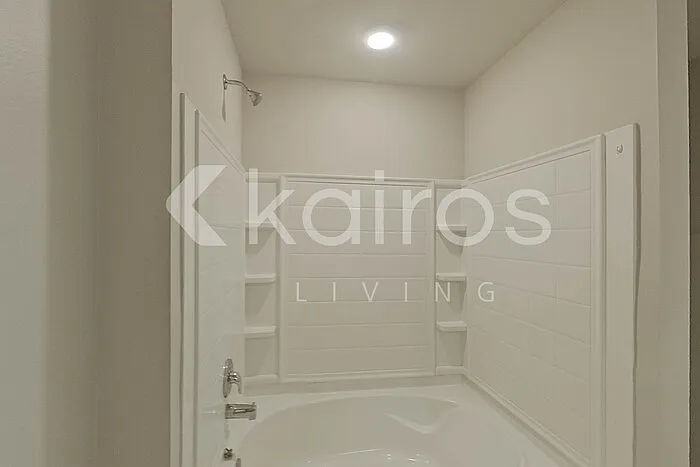124 Yardley Ct — Photo 22