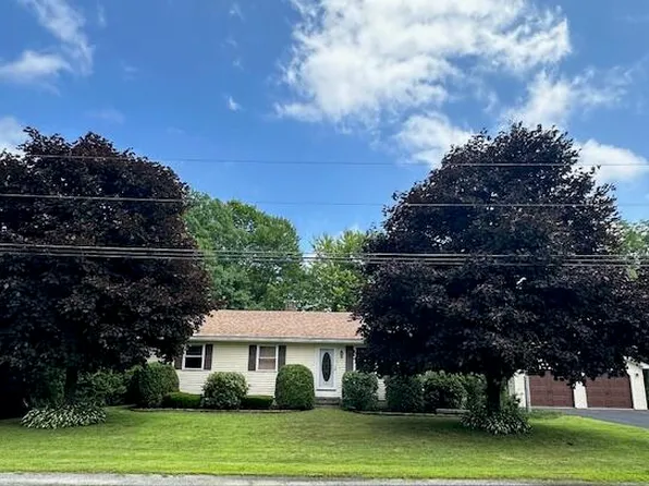 16 Paul Street, Winslow, ME 04901
