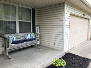 1033 N Dickerson Ave, Springfield, MO 65803