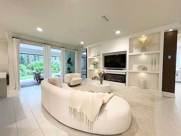 5th image of 68 Park Front Ln