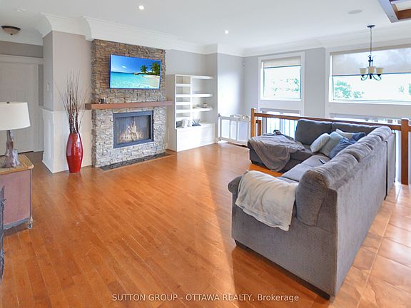 5th image of 588 Russell Rd