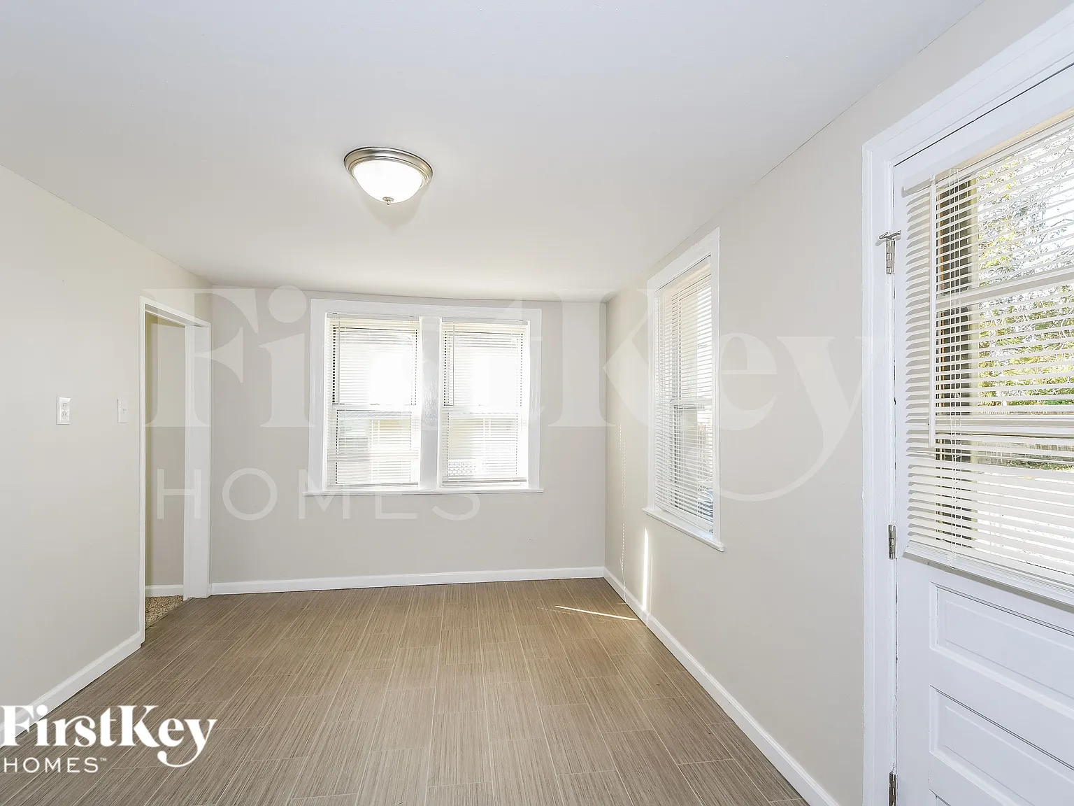 3 bed, 2.0 bath, 1803 sqft, $2,100 — Photo 3