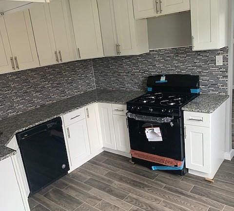 3rd image of 1002 Milvid Ave