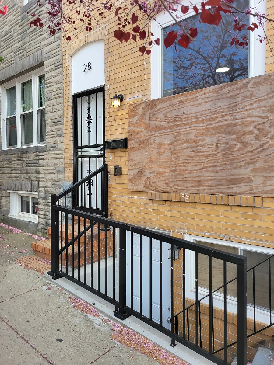Building Photo - 28 N Clinton St