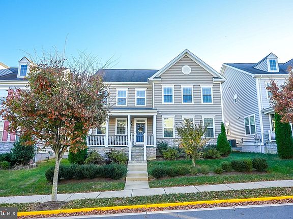 3rd image of 109 Freesia Ln