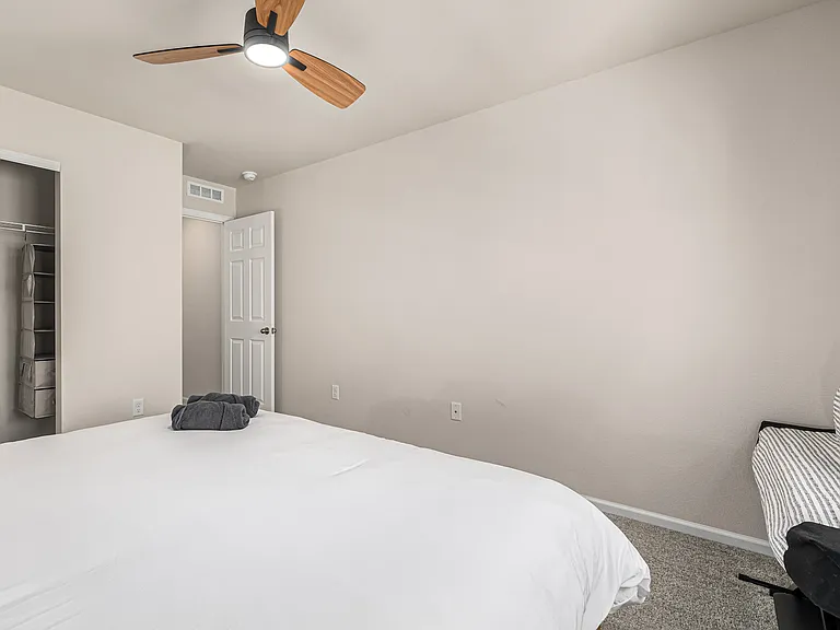 9096 Uravan Ct — Photo 37