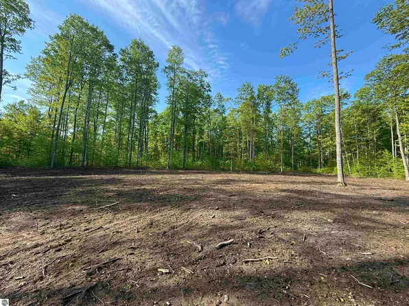 B10 E Solaris Way, Maple City, MI 49664