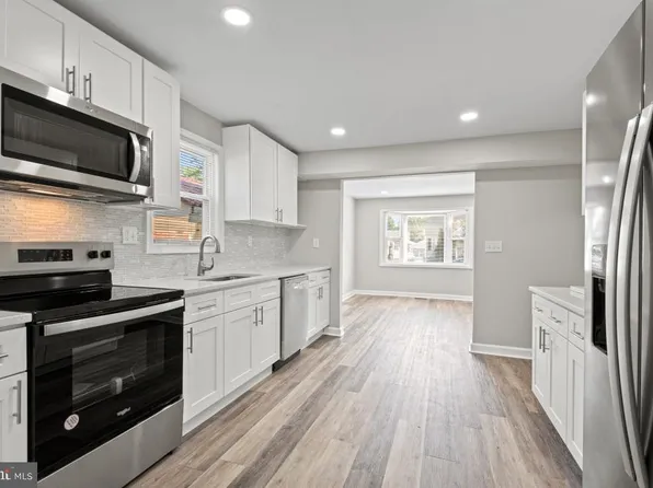 4 Forest Rd, Middle River, MD 21220