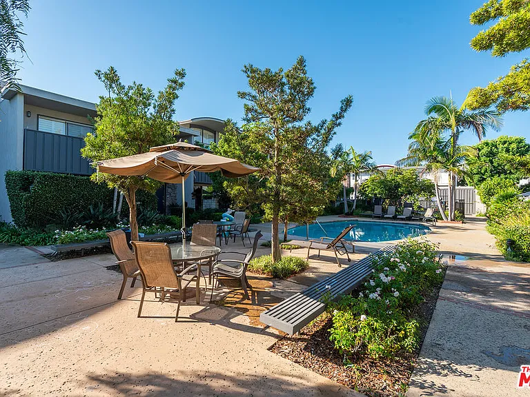 13233 Fiji Way #K — Photo 26