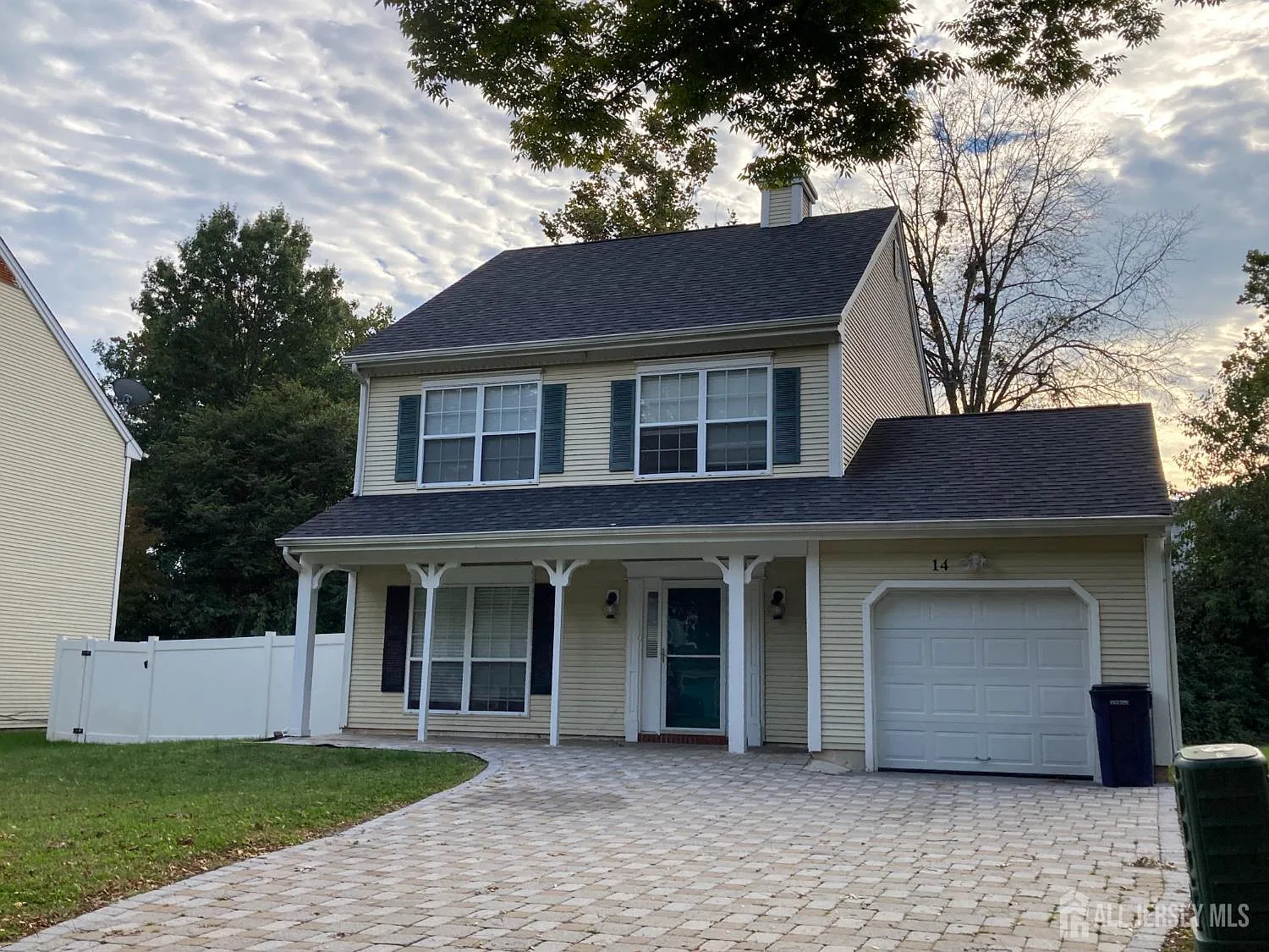 3 bed, 2.5 bath, $3,500 — Photo 1