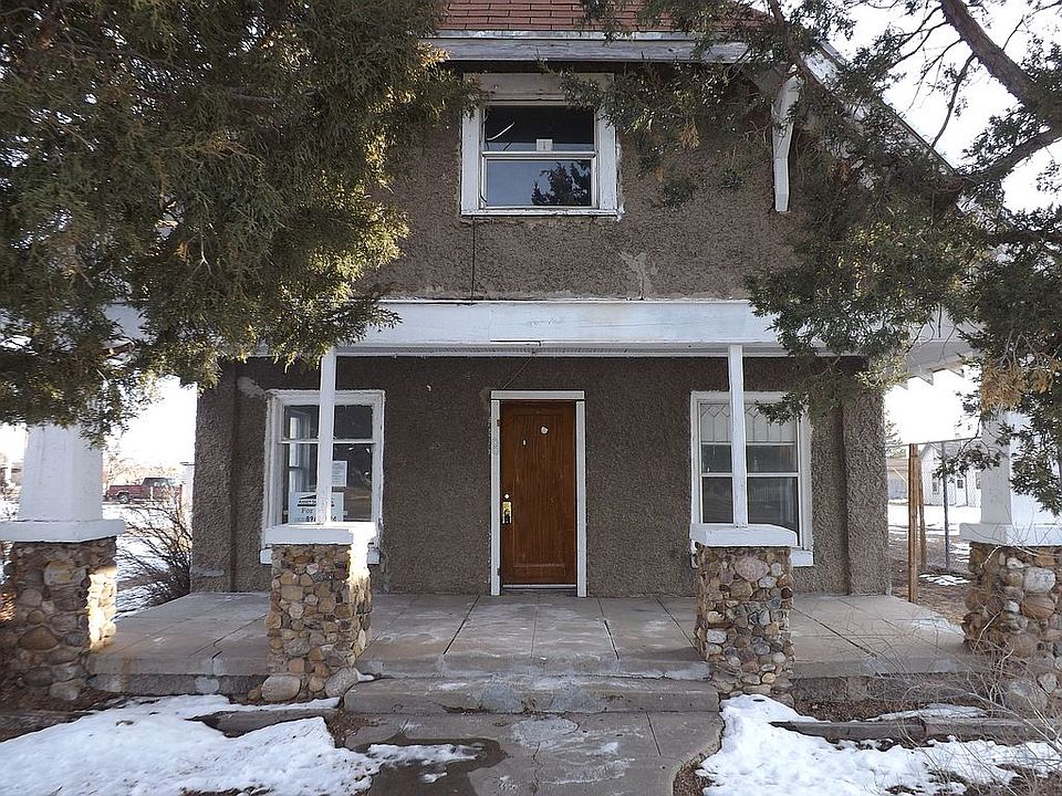 1st image of 8 Cedar St