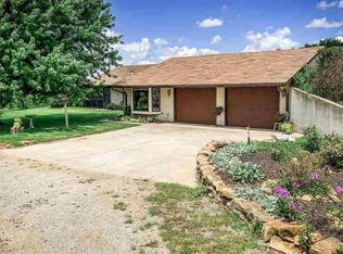 15823 S Croco Rd, Overbrook, KS 66524