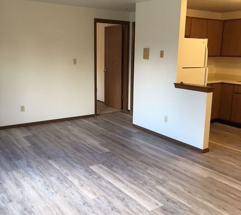 2nd image of 756 Abrams St #9