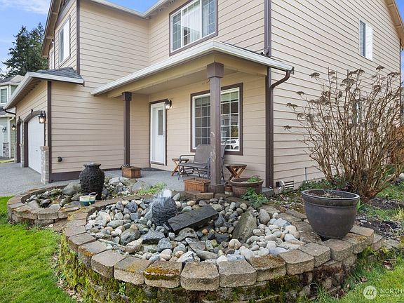 3rd image of 4612 190th Street NE