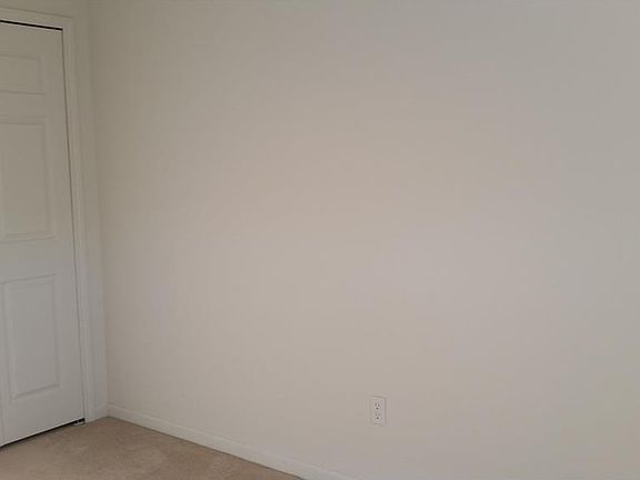 4th image of 26200 Chesapeake Cir #1