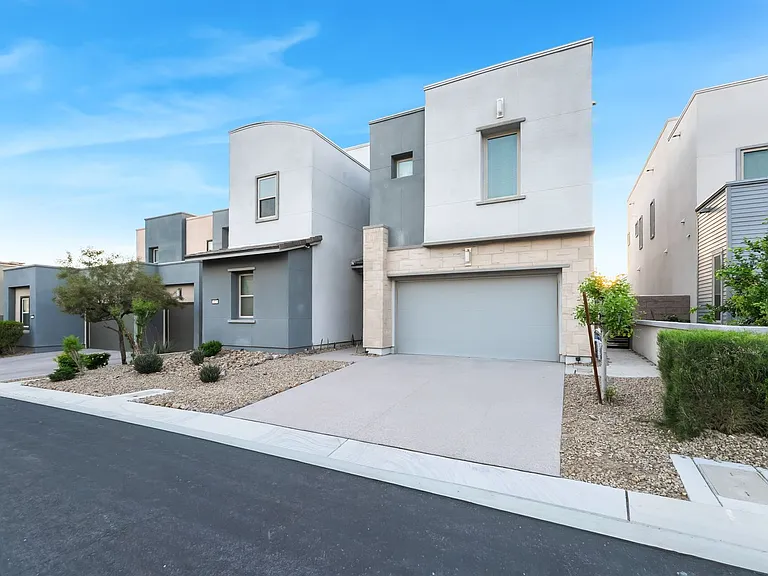 813 Horizon Canyon Dr — Photo 2