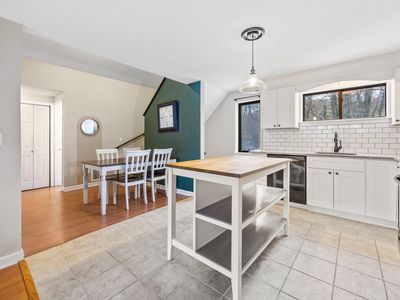 51 Brook St APT 8B, Naugatuck, CT, 06770