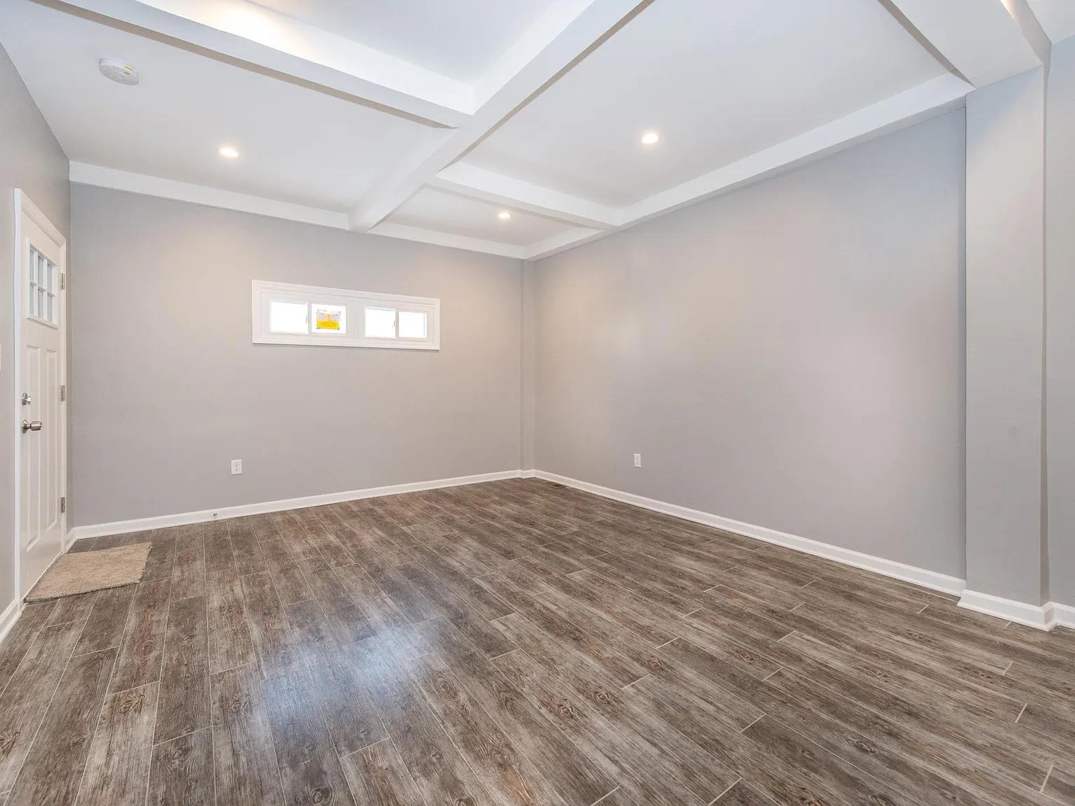 64 Union Ave — Photo 2