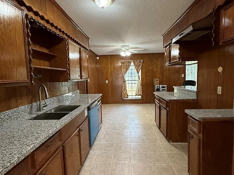 7325 Ley Rd — Photo 10