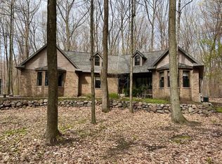 3079 River Forest Hills Dr, Pulaski, WI 54162