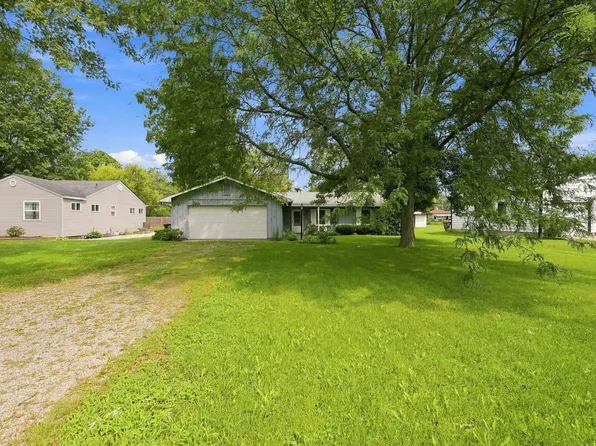 4609 Doenges Dr, Fort Wayne, IN 46815