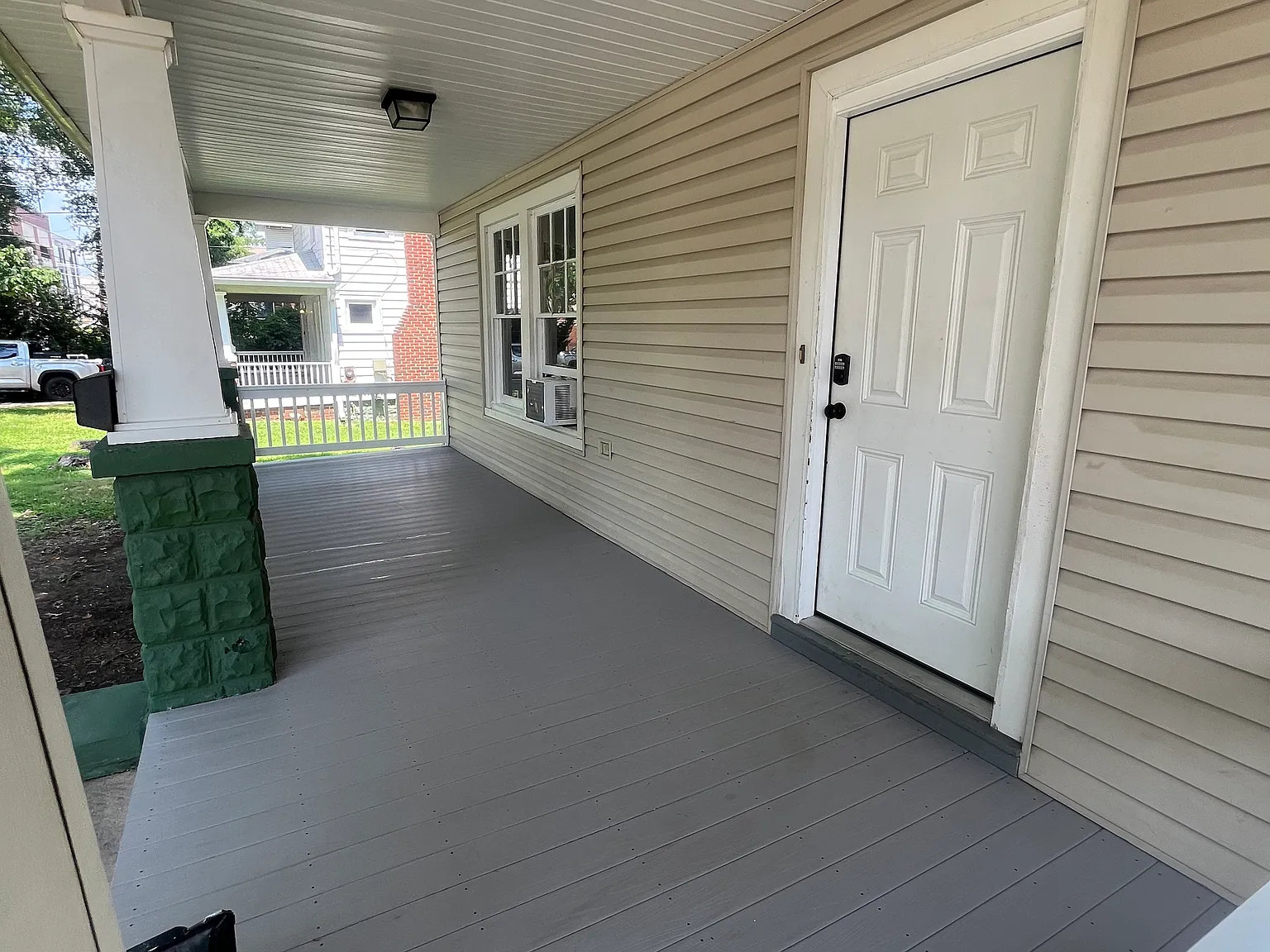 6 bed, 1806 sqft, $8,650 — Photo 2