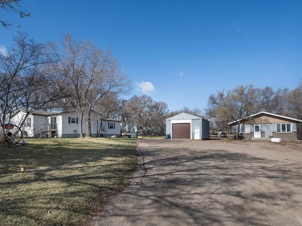 350 66th St NE, Bismarck, ND 58501