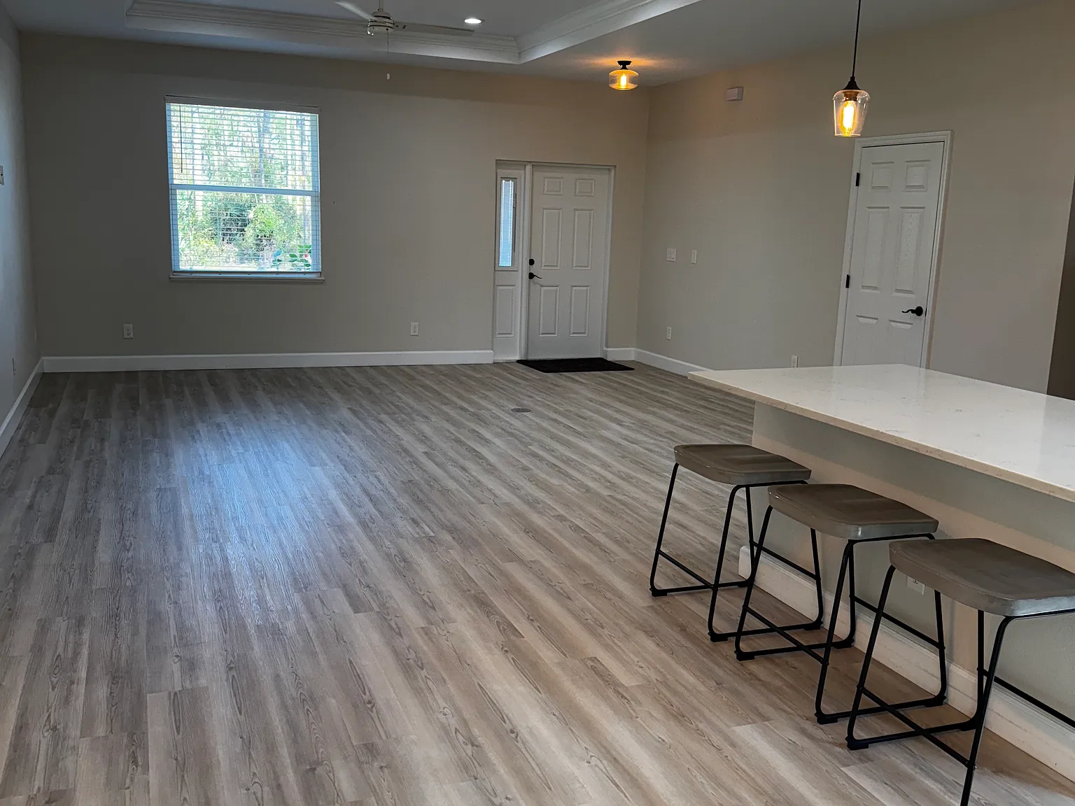 3 bed, 1600 sqft, $2,000 — Photo 4