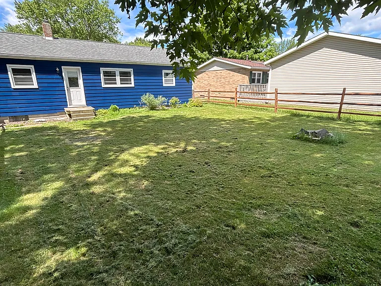 1139 Valley Dr NW — Photo 18