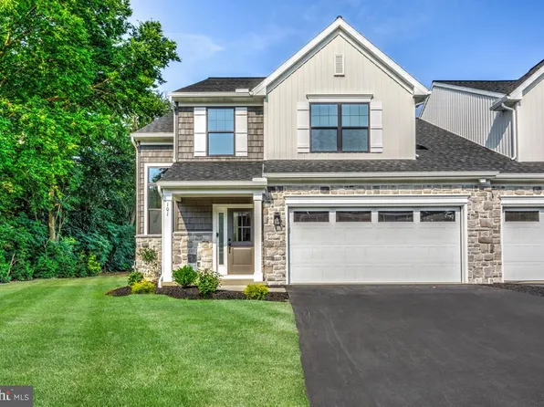 101 Village 16 #8, Millersville, PA 17551