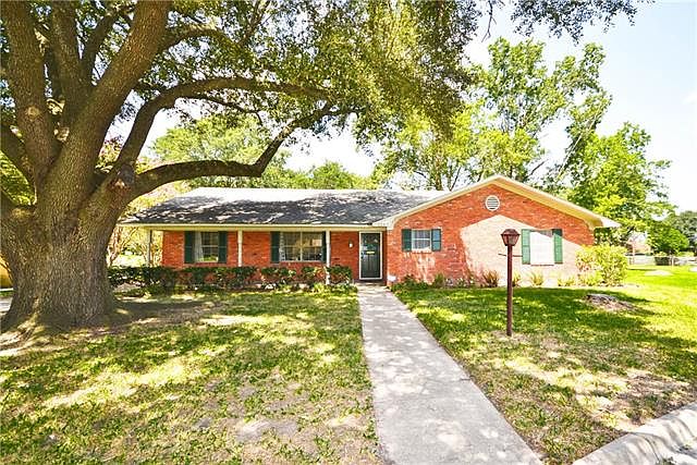1st image of 1209 Columbia Cir