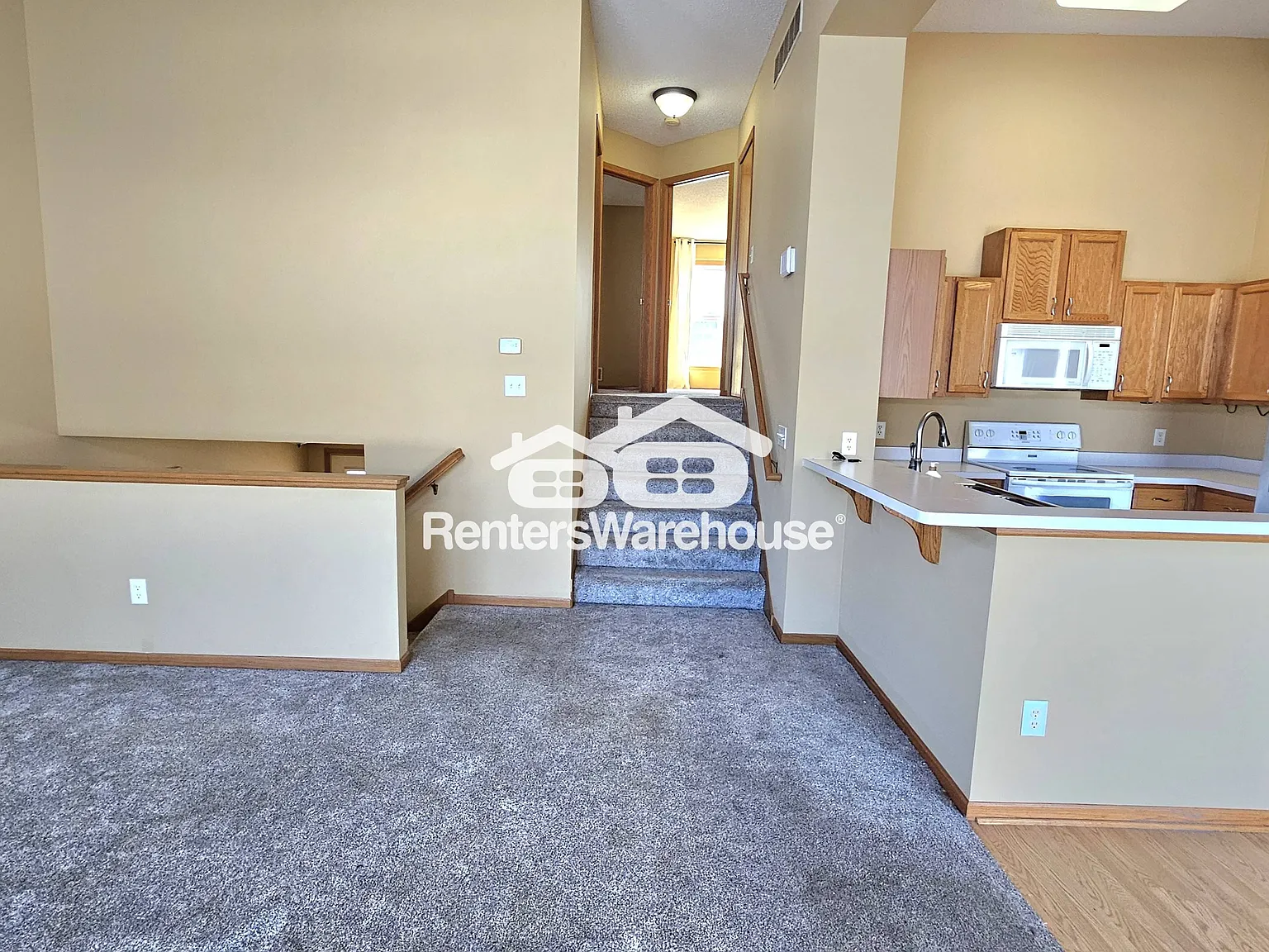 Spacious 2 bd 2.5ba Chanhassen Townhome. — Photo 3