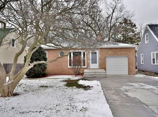 613 S Cornell Ave, Villa Park, IL 60181