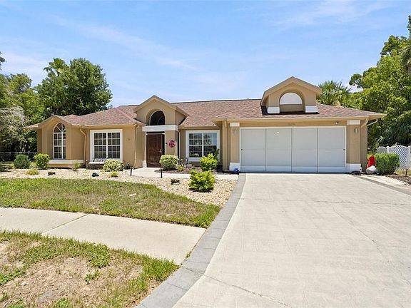 3rd image of 10296 Windsor Ct