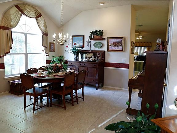 2nd image of 3201 Saint Claire Dr