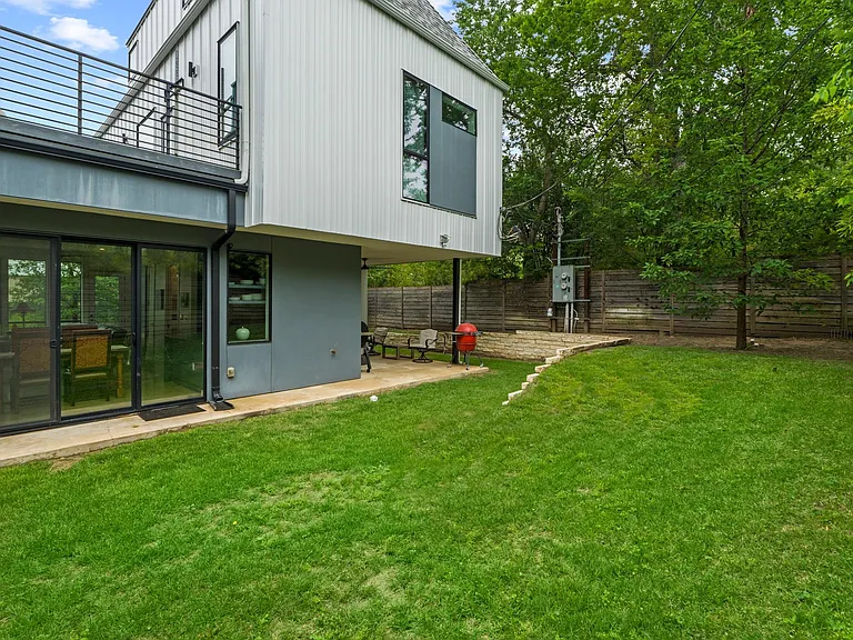 303 Woodward St #32 — Photo 39