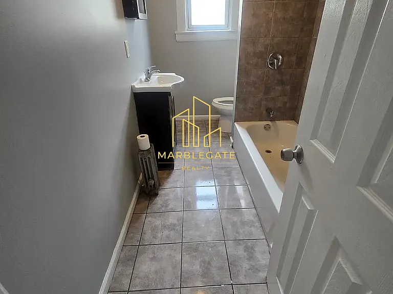 49 Fabyan Pl #11L — Photo 9