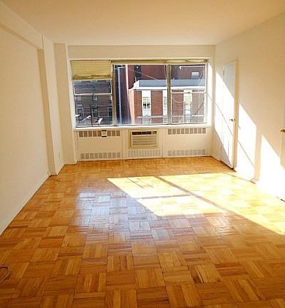 4th image of 150 E 77th St APT 16A