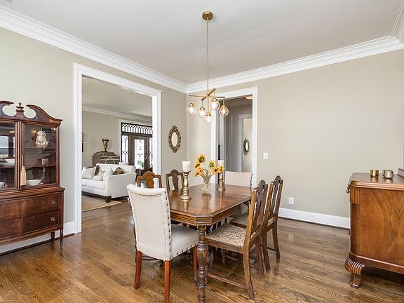 5th image of 2409 Belmont Blvd