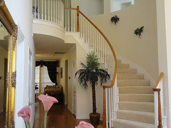 2nd image of 2732 Lakehollow Ln