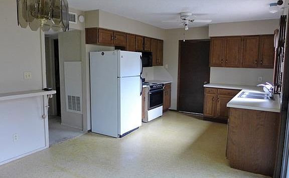 3rd image of 9511 Blue Creek Ln